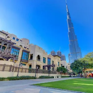 Durrani Homes: Garden Oasis At Souk Al Bahar With Jacuzzi Apartment
